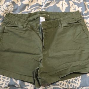 Olive pixie short
